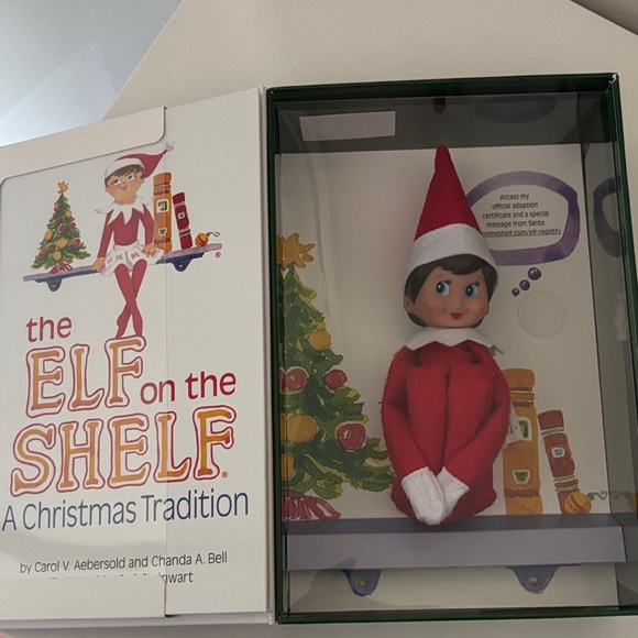 The Elf on the Shelf: A Christmas Tradition Book - Picture 2 of 4